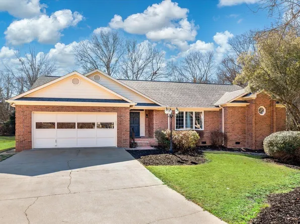 208 Yellow Poplar Ct, Simpsonville, SC 29681