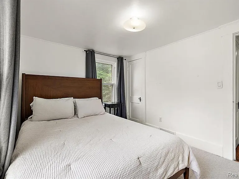529 Hawthorn Ave — Photo 56