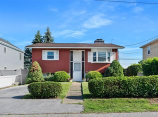 220 Bleloch Ave, Peekskill, NY 10566