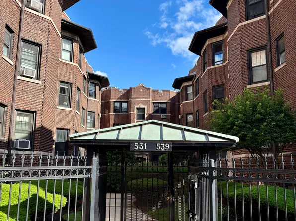 (undisclosed Address), Chicago, IL 60613