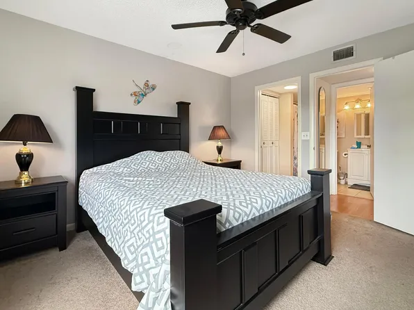 317 Knotty Pine Circle #C2, Greenacres, FL 33463