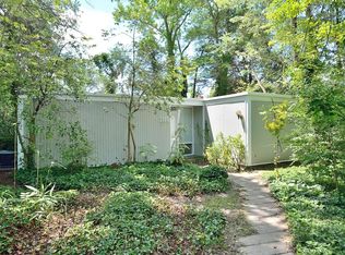 2115 Mason Hill Dr, Alexandria, VA 22306