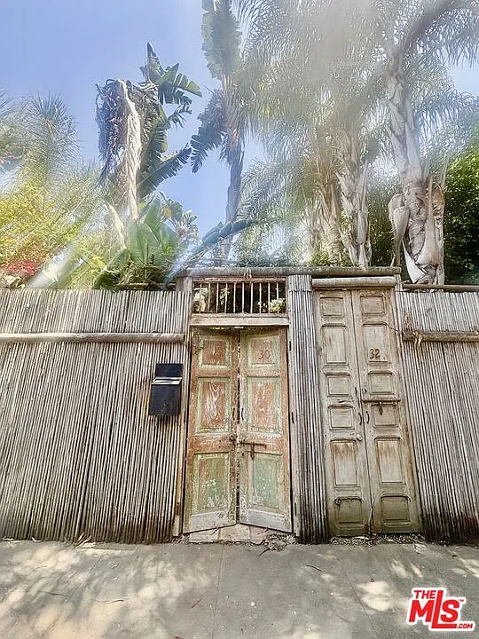 30 20th Ave