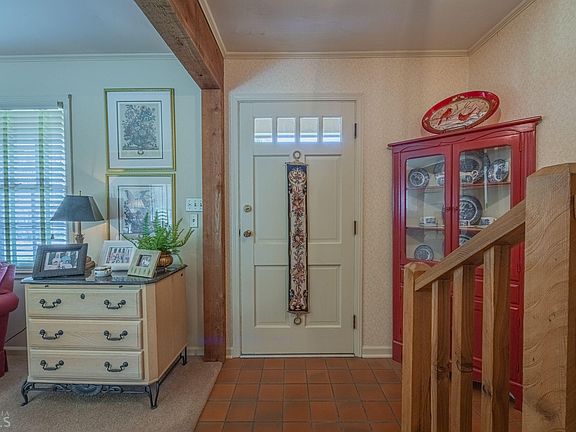 4th image of 373 Pine Valley Dr