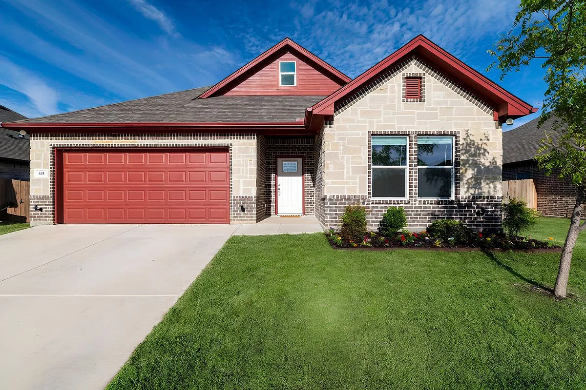 3 bed, 2.5 bath, 1648 sqft, $2,400 — Photo 1