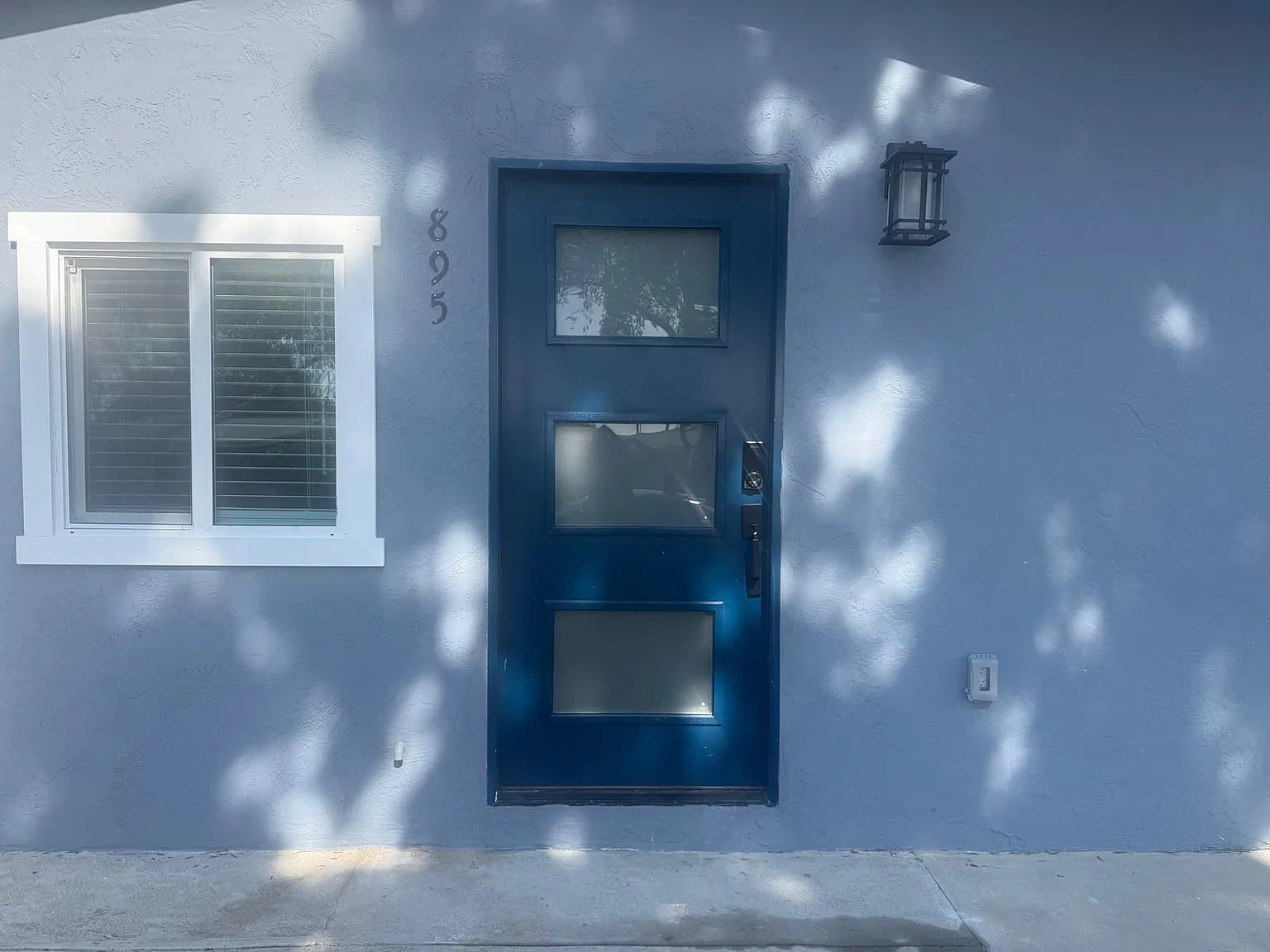 895 Myra Ave — Photo 2