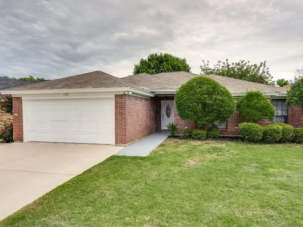 7754 Crossbow Ct, Watauga, TX 76148