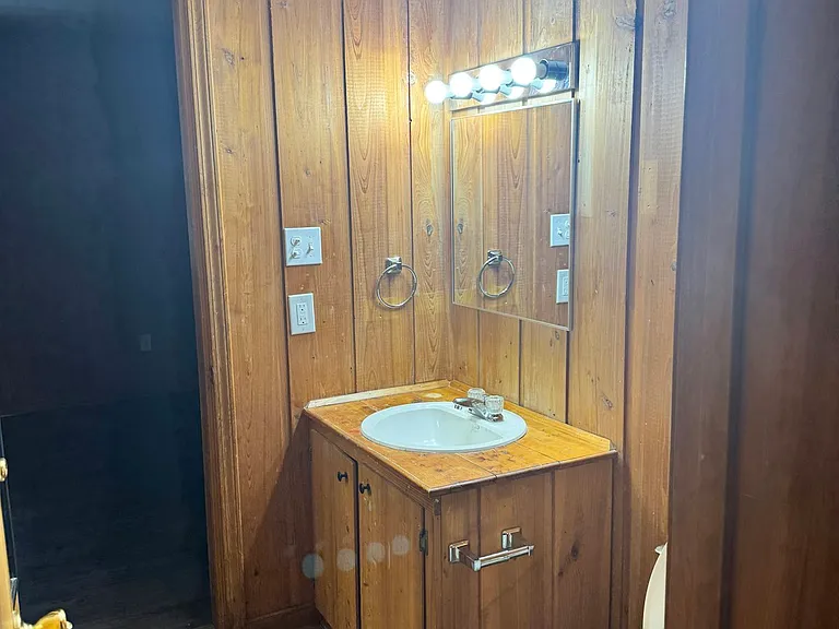 Full Bath Upstairs
