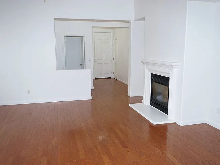 467 E Legacy Dr — Photo 6