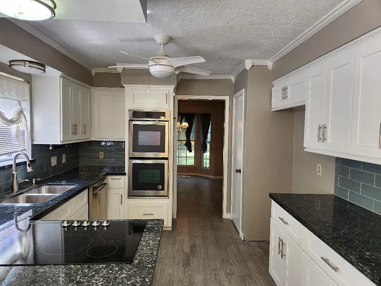 2322 Deer Valley Dr — Photo 13