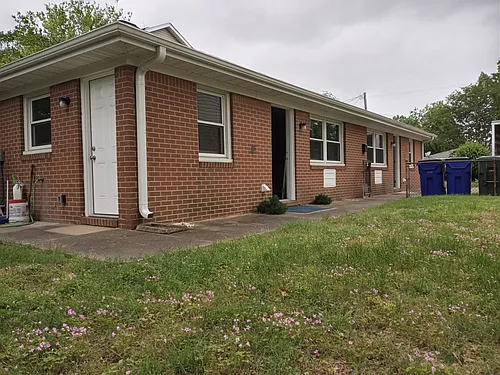 223 Woodview Ave Photo 1