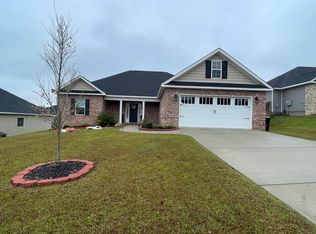 305 Creek Ridge Dr, Warner Robins, GA 31088