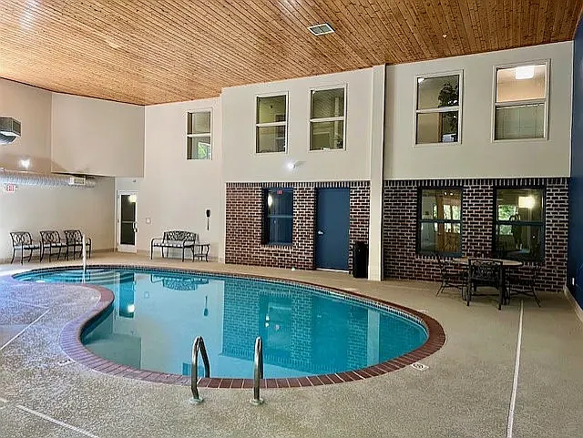 Sun Lake Woods Indoor Pool in Chaska