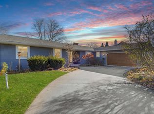 1866 Cliffview Ct, Oshkosh, WI 54901