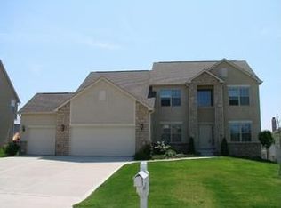 5882 Highland Hills Dr, Westerville, OH 43082
