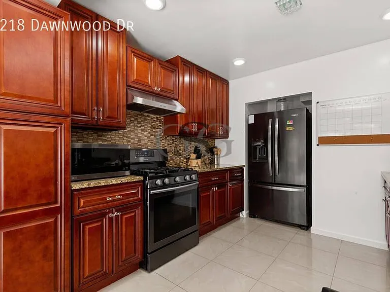 8218 Dawnwood Dr — Photo 14