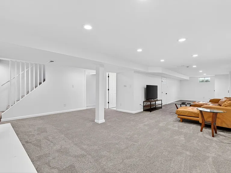 9675 La Jolla Dr — Photo 34