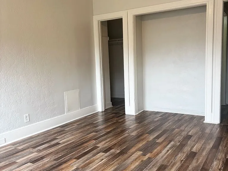 Ave 63 Apartments — Photo 23