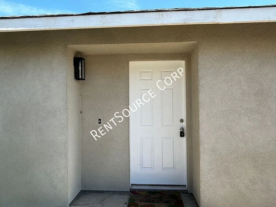 1 Bedroom 1 Bathroom Condo in West Lancaster — Photo 2
