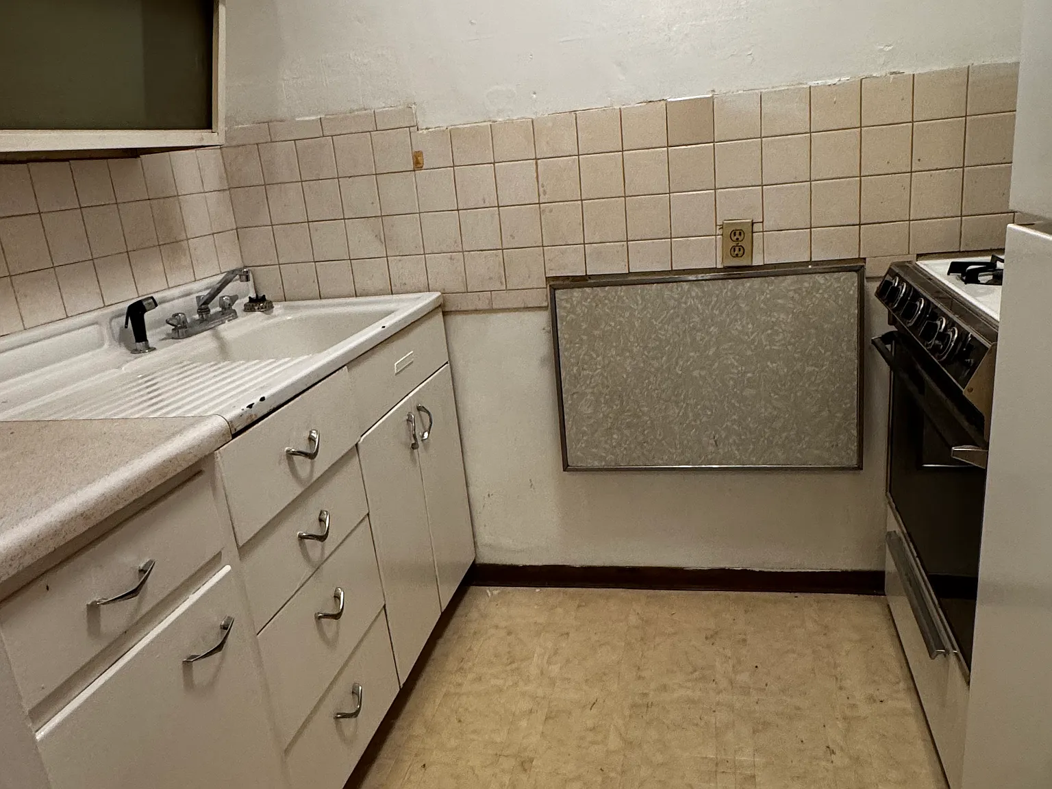 Studio, $950 — Photo 3