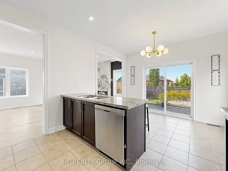 465 Woodspring Ave — Photo 10