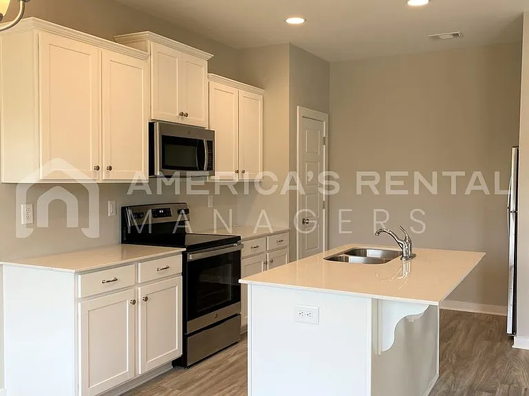 14388 Chase Dr — Photo 7