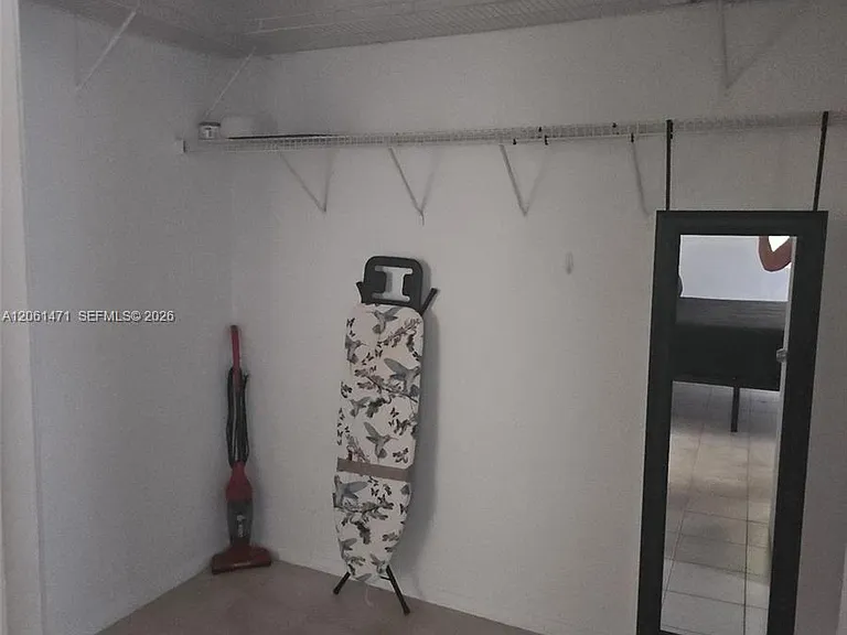 615 NE 4th St #1 — Photo 5