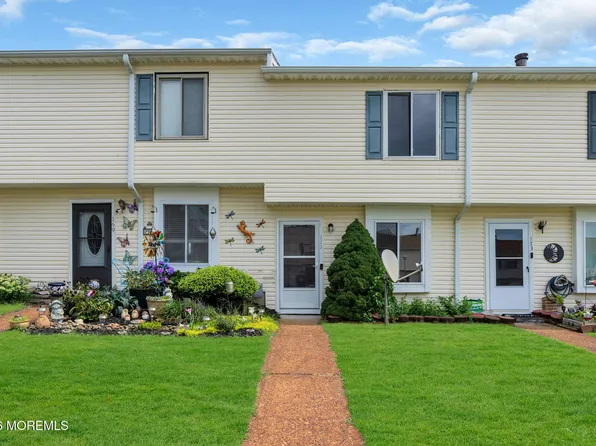 171 Sawmill Rd #209, Brick, NJ 08724