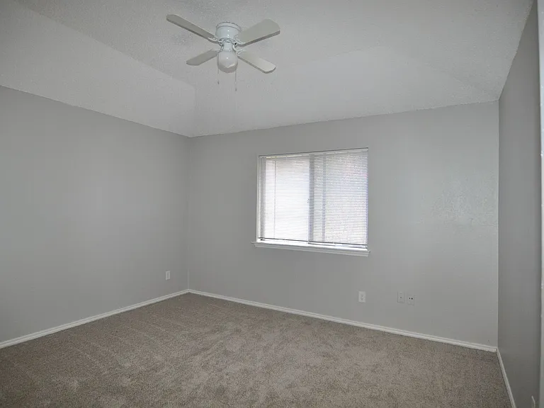 2612 San Sabastian Cir — Photo 13
