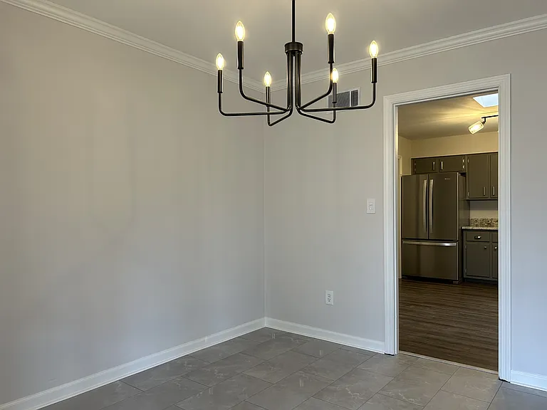 609 Windsor Rd — Photo 13