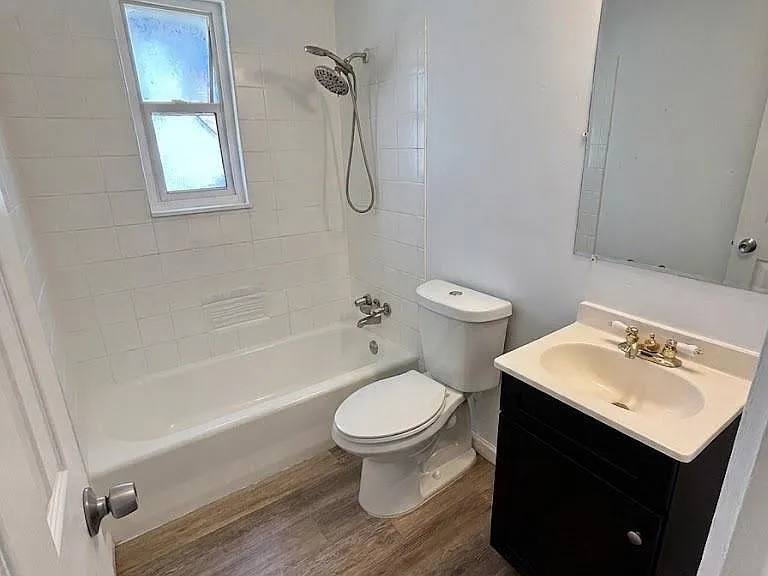 1181 Akron St #A — Photo 11