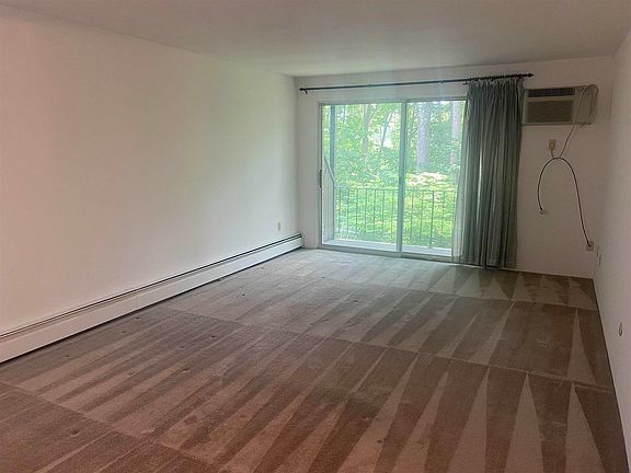2nd image of 1 Pembroke Dr Unit 12