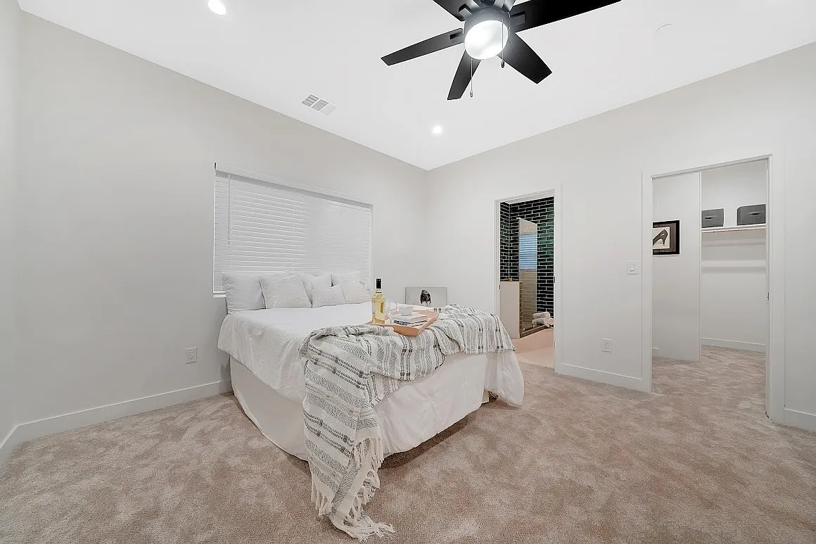 213 Peek Street - 1 — Photo 4