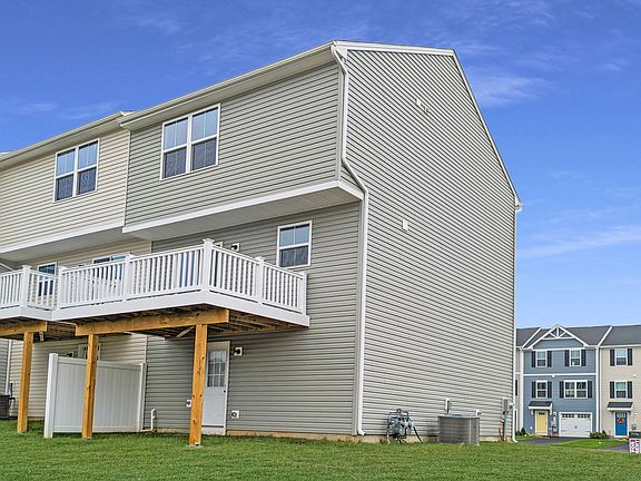 3rd image of 292 Hamilton Ln