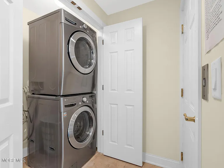 21 Blaine Ave #11 — Photo 26