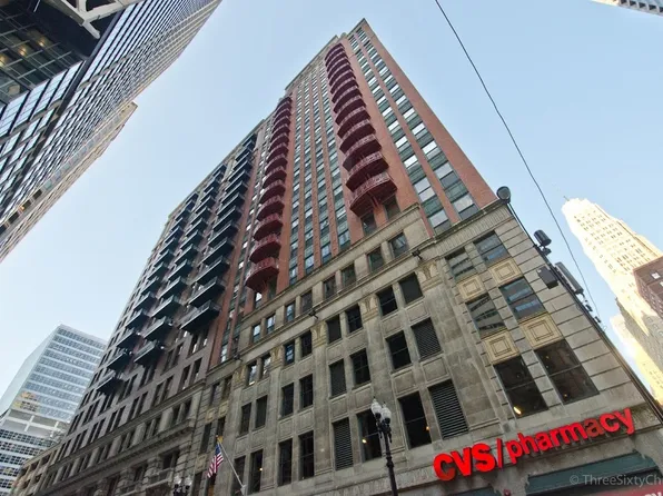 208 W Washington St APT 1110, Chicago, IL 60606