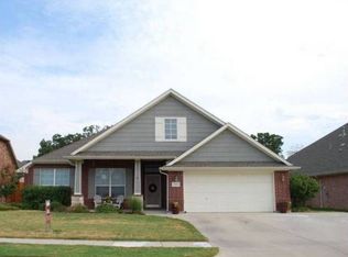 727 Yaupon Ct, Burleson, TX 76028