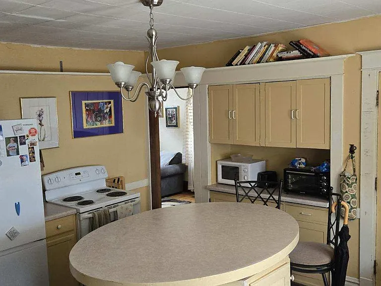915 Barland St #1 — Photo 4