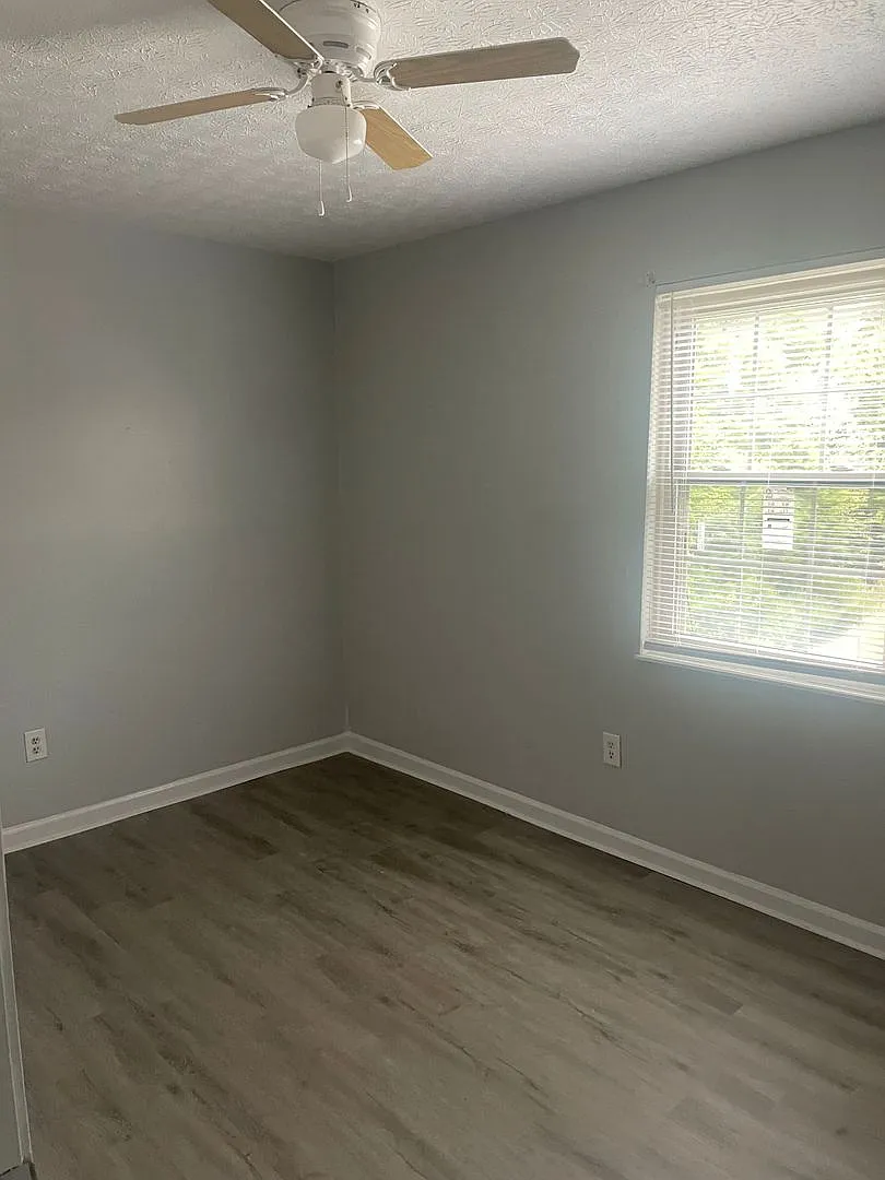 275 Shelby Ave — Photo 3