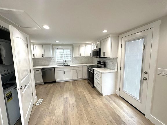 3rd image of 1583 Sandy Ford Rd