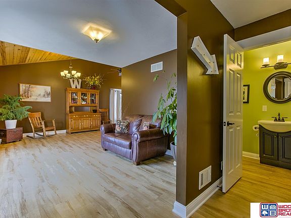 4th image of 6701 Almira Ln