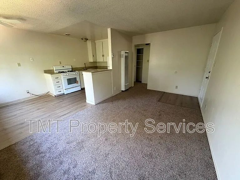 2743 2nd Ave #7 — Photo 3