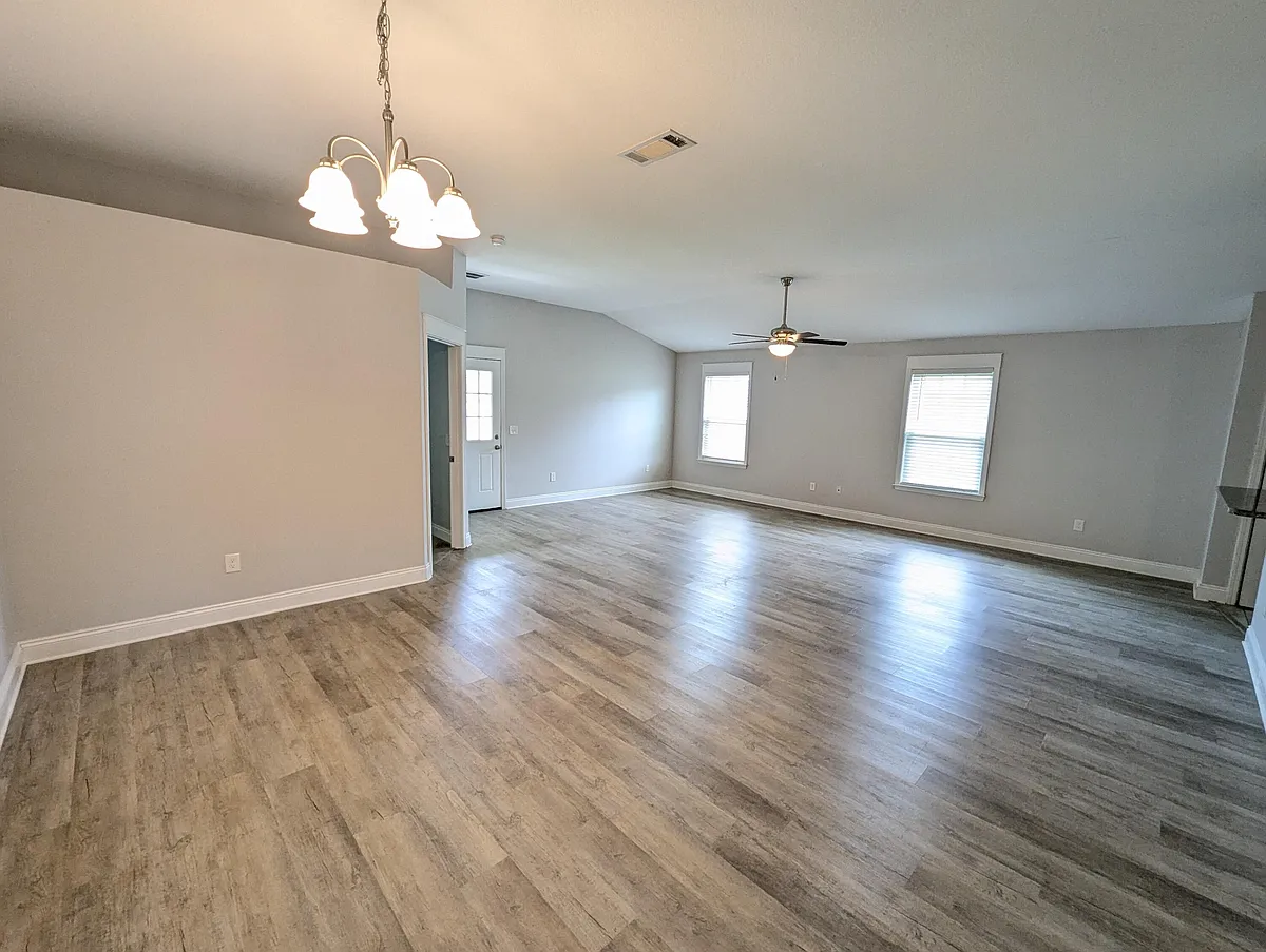 Building Photo - 1651 Ponderosa Dr