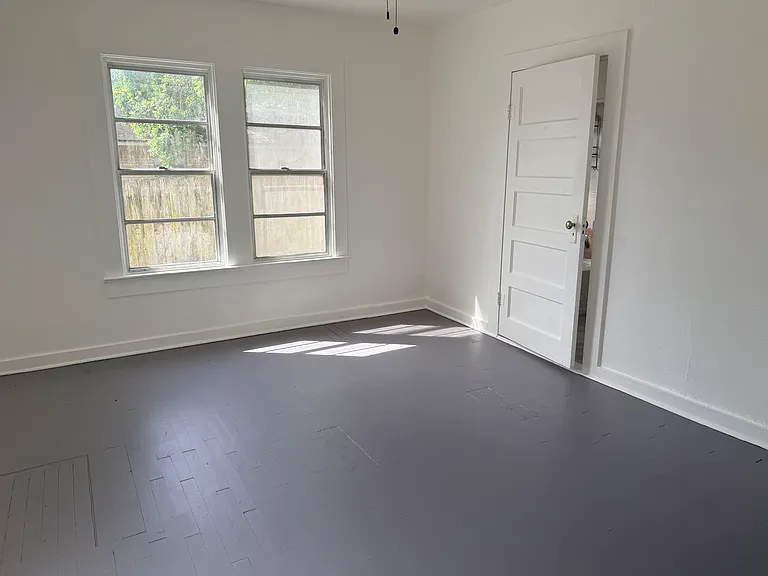 1006 Depot St — Photo 15