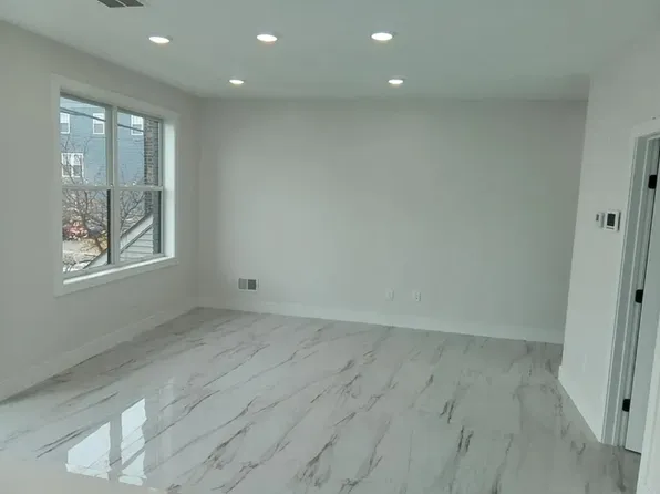 285 Lembeck Avenue image 3 of 20