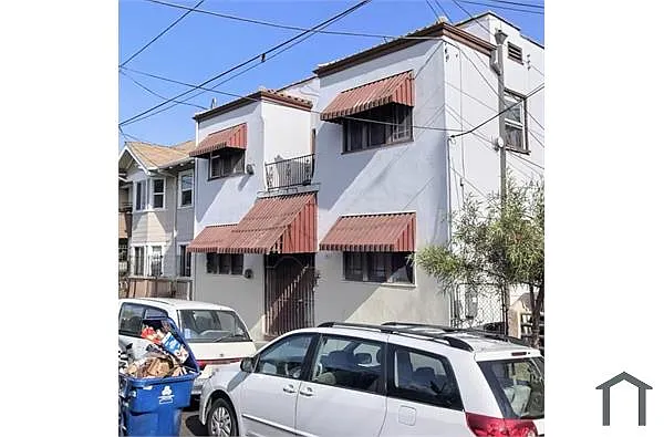 Building Photo - 1511 W 11th Pl