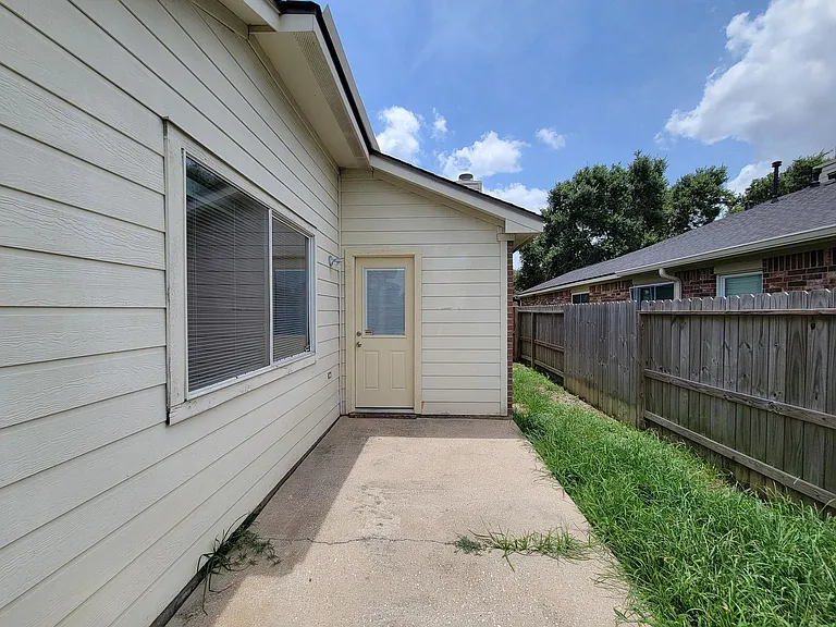 18446 S Wimbledon Dr — Photo 36