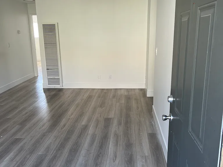 Villa Woods Apartments — Photo 27