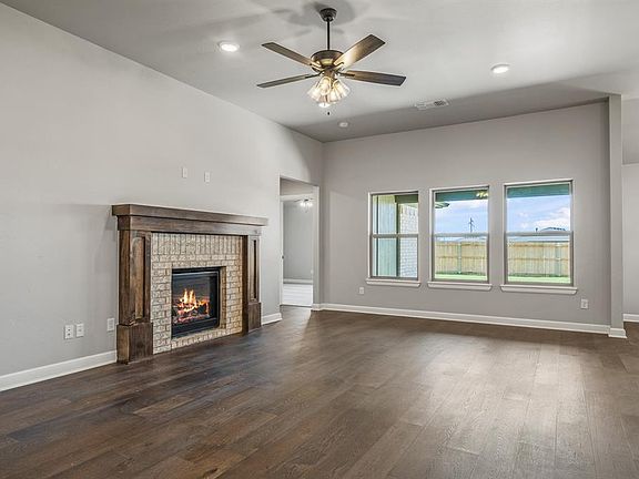 5th image of 630 Ozark Ln