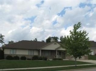 1416 Carriage Dr, West Bend, WI 53095